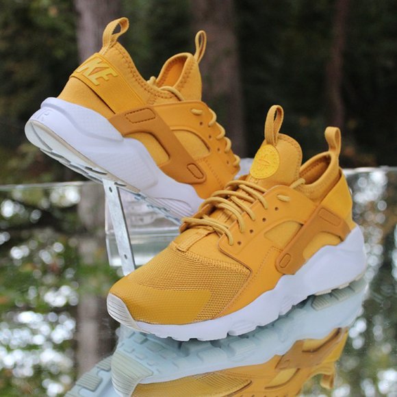 Nike Air Huarache Run Ultra Yellow Size 6Y - Picture 3 of 15